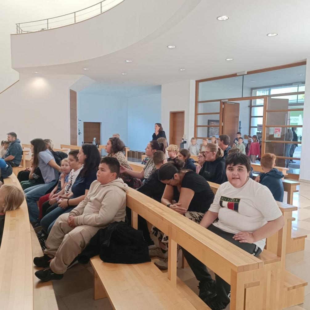 Kinder in der Kirche